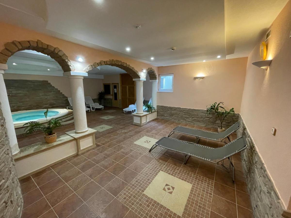 Garda Wellness Apartmanhaz Heviz Exterior photo